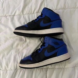 Jordan 1 Mids | “black royal blue”